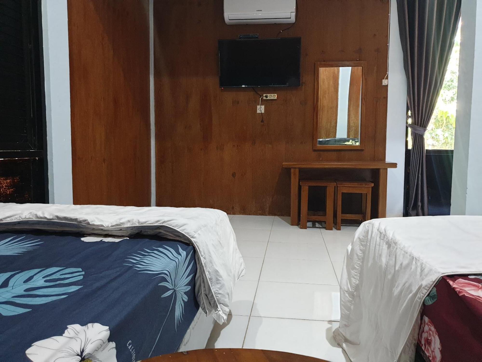 Capital O 92612 Penginapan D'Alas Purwo & Beachnearpadang Savana Sadengan Banyuwangi  Exteriör bild