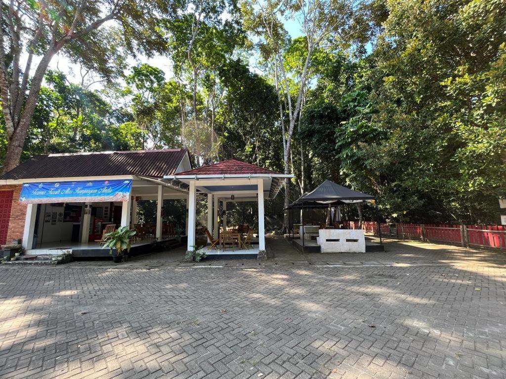 Capital O 92612 Penginapan D'Alas Purwo & Beachnearpadang Savana Sadengan Banyuwangi  Exteriör bild